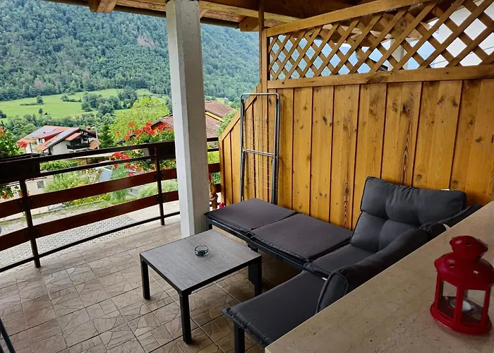 Near The Soca River 公寓