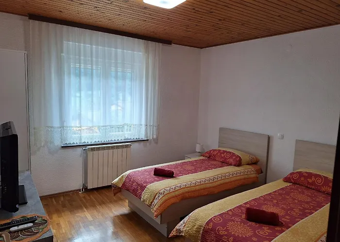 Near The Soca River 公寓