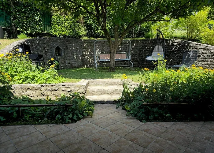 Near The Soca River 公寓