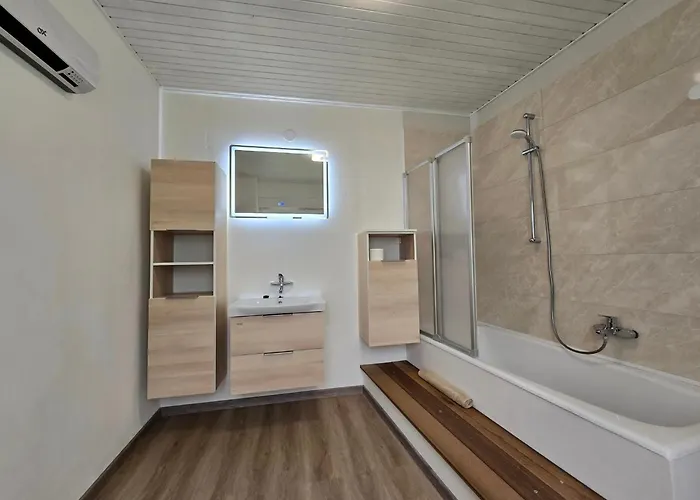 Near The Soca River 公寓 托尔明