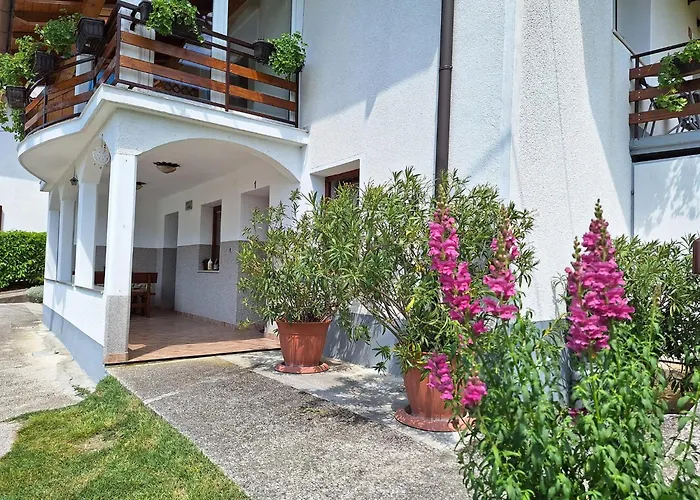 公寓 Near The Soca River 托尔明