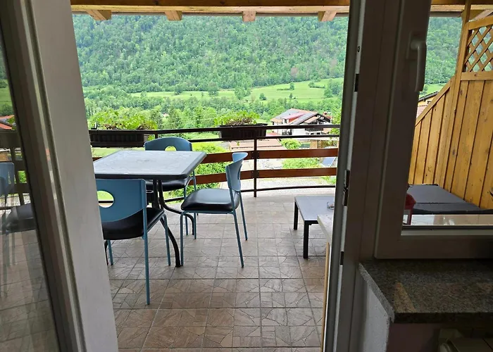 Near The Soca River 公寓 *